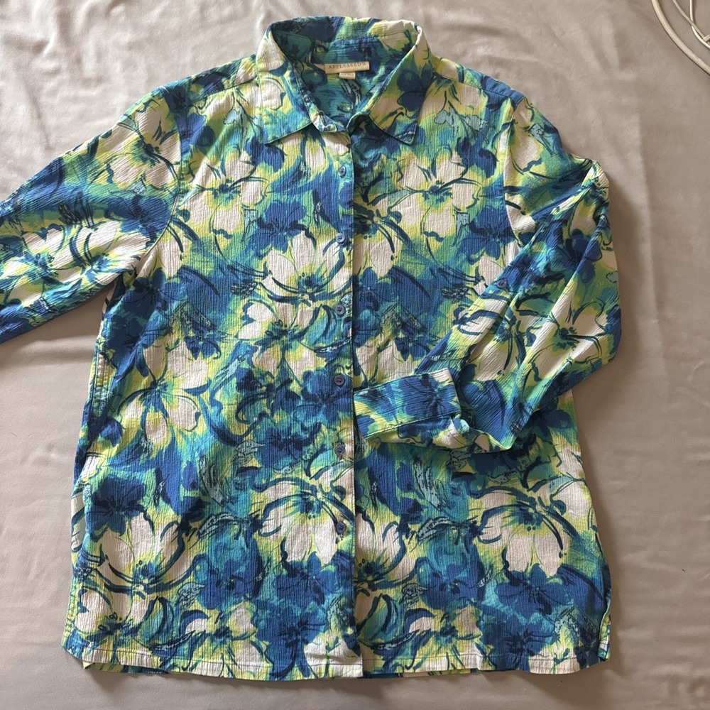 Appleseeds Women's Top Size Large Button Up Floral 100% Cotton Roll Tab Sleeves